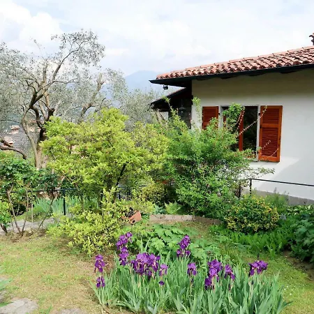Locazione Turistica Casa Hazel Lenno